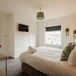 Laburnum House By Horizon