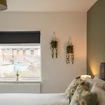 Laburnum House By Horizon