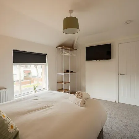 Laburnum House By Horizon Holiday home *