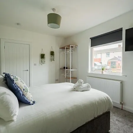Laburnum House By Horizon Holiday home Redcar