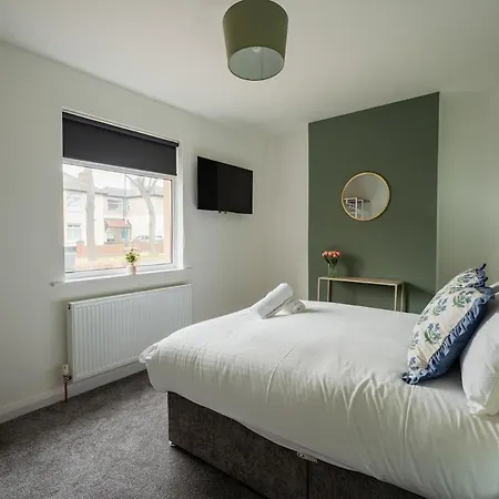 Laburnum House By Horizon Holiday home *