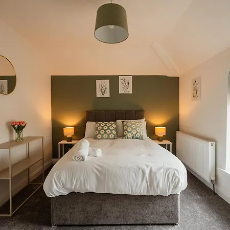 Holiday home Laburnum House By Horizon *