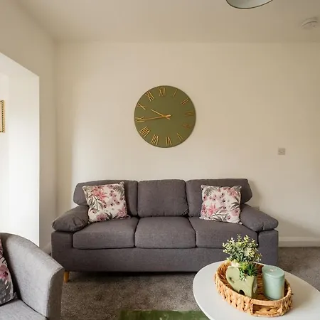Laburnum House By Horizon *